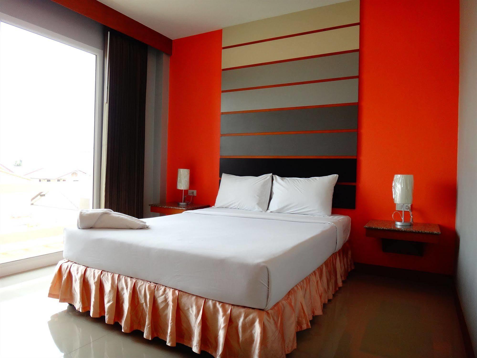 Phangan Pearl Hostel Хаад Рин Экстерьер фото