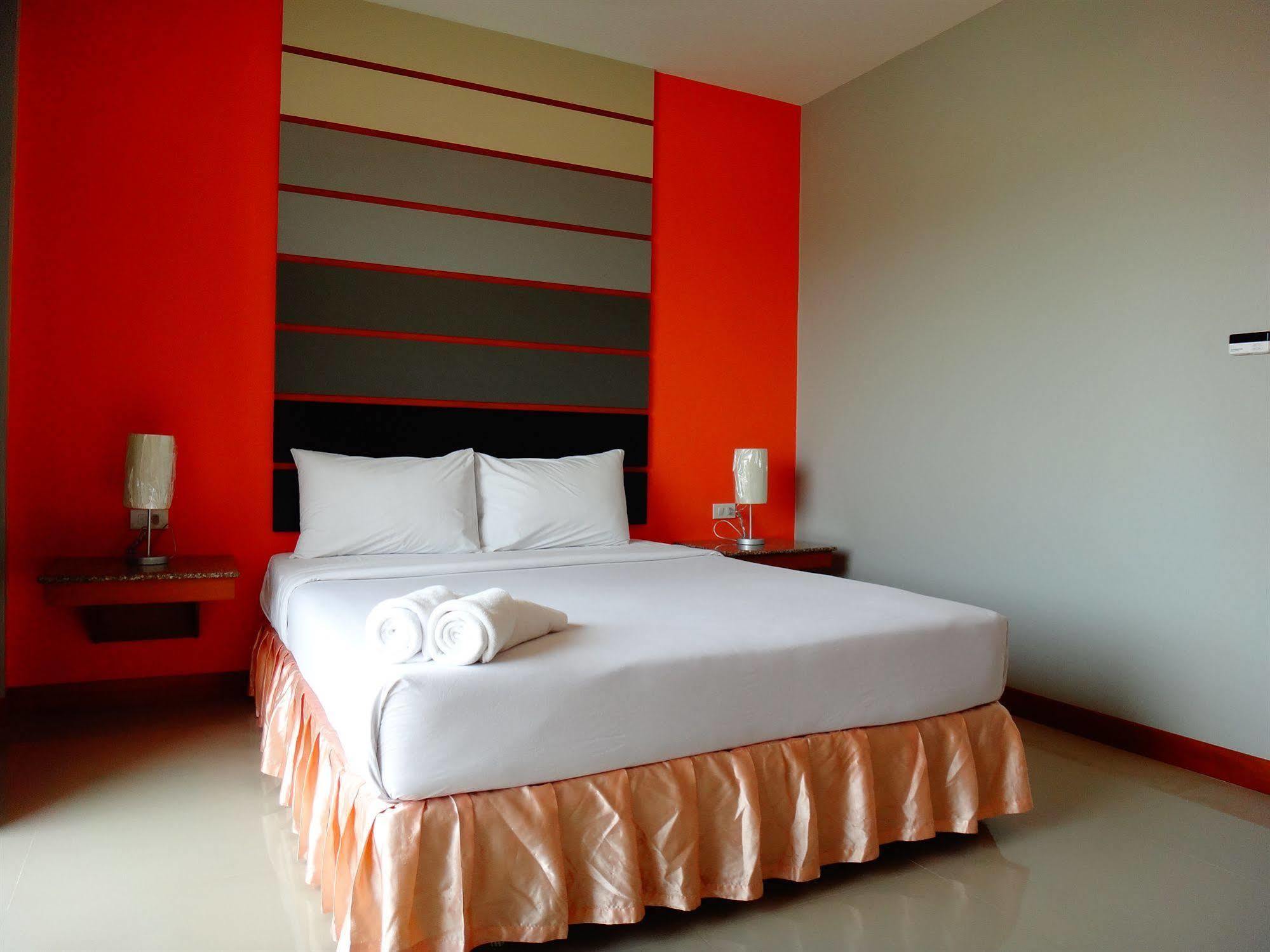 Phangan Pearl Hostel Хаад Рин Экстерьер фото
